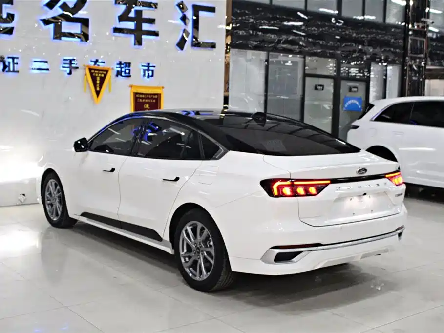Ford Mondeo 2024 — фото 15