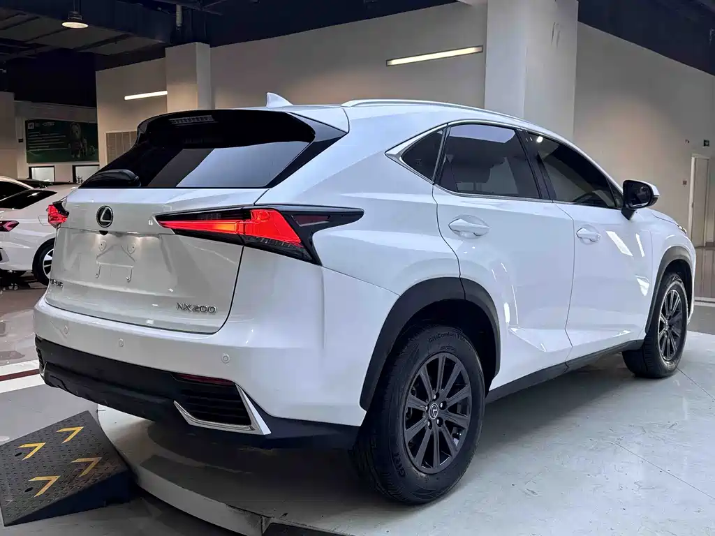 Lexus NX 2020