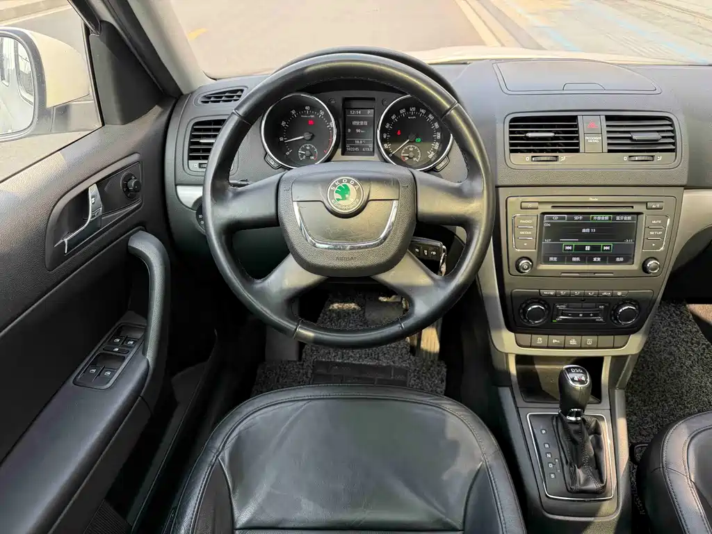 Skoda Yeti 2014 — фото 11