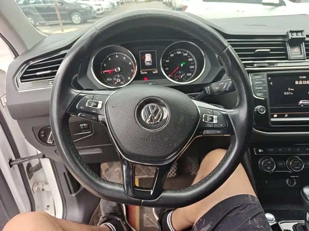Volkswagen Tiguan L 2017 — фото 11