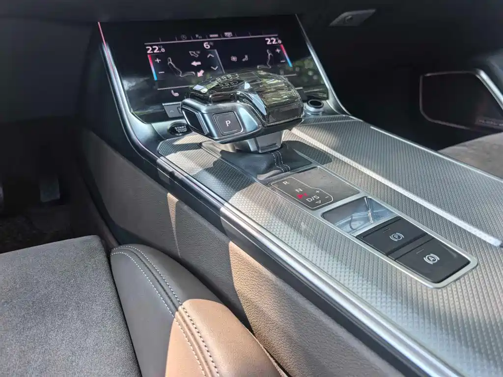 Audi A7L 2023 — фото 14
