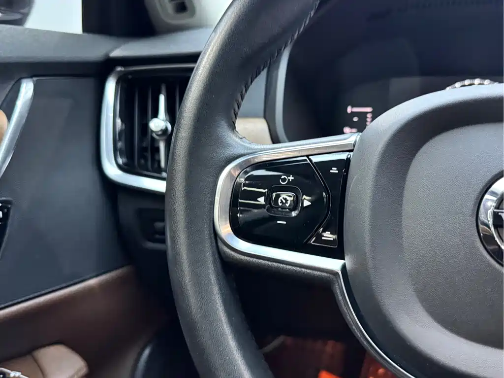 Volvo S90 2019 — фото 17