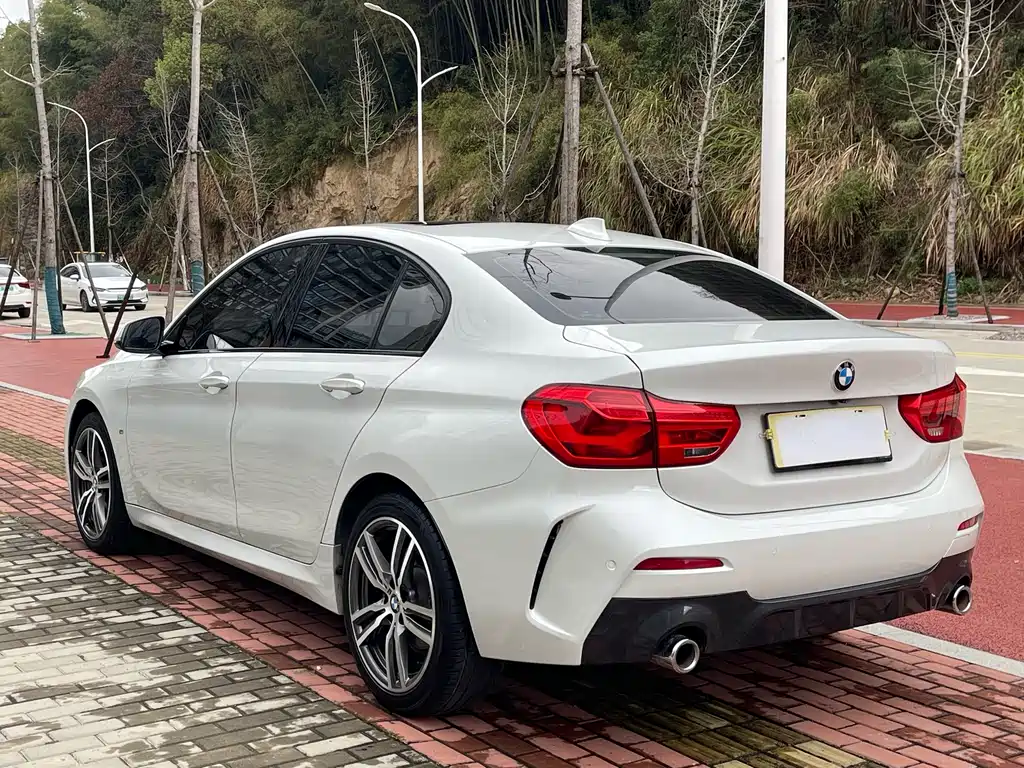 BMW 1 Series 2019 — фото 6