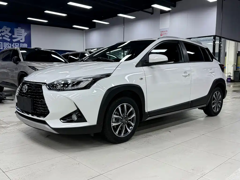 Toyota Yaris L 2023