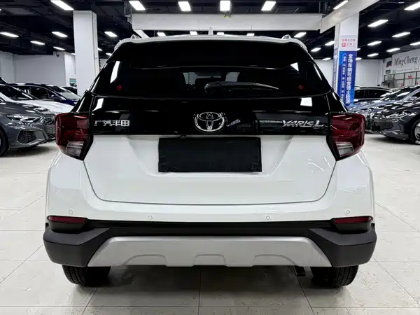Toyota Yaris L 2023