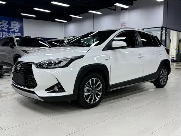 Toyota Yaris L 2023