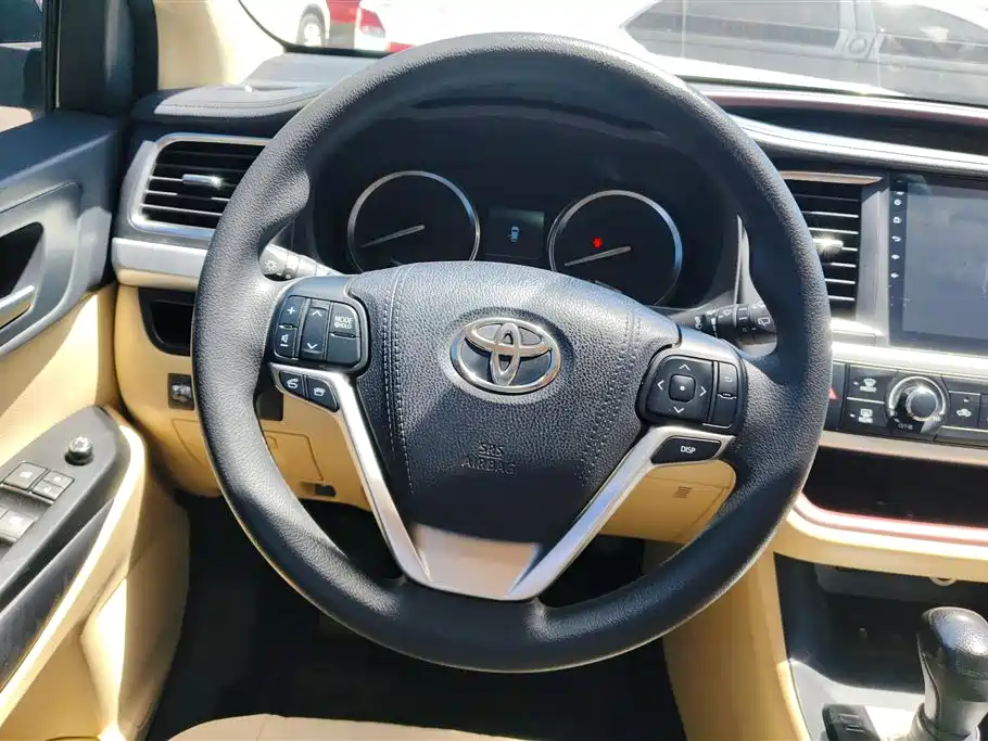 Toyota Highlander 2018 — фото 15