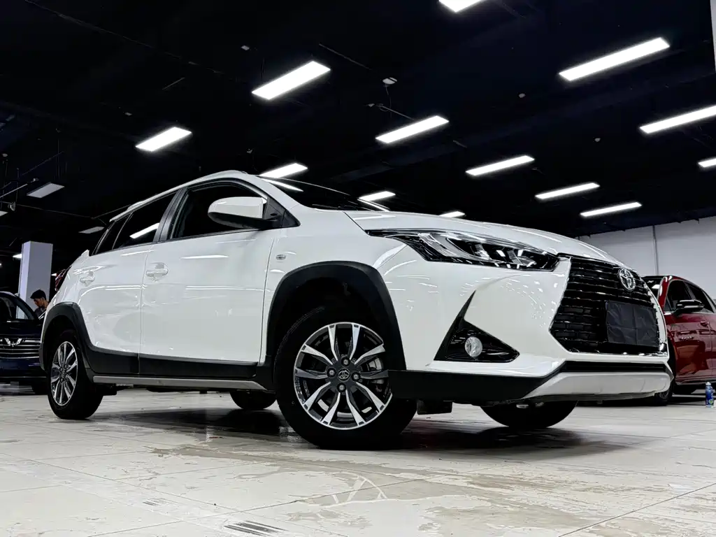 Toyota Yaris L 2023