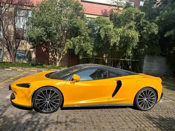 McLaren GT 2023