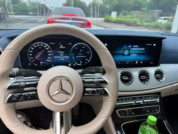 Mercedes-Benz E-Class 2022