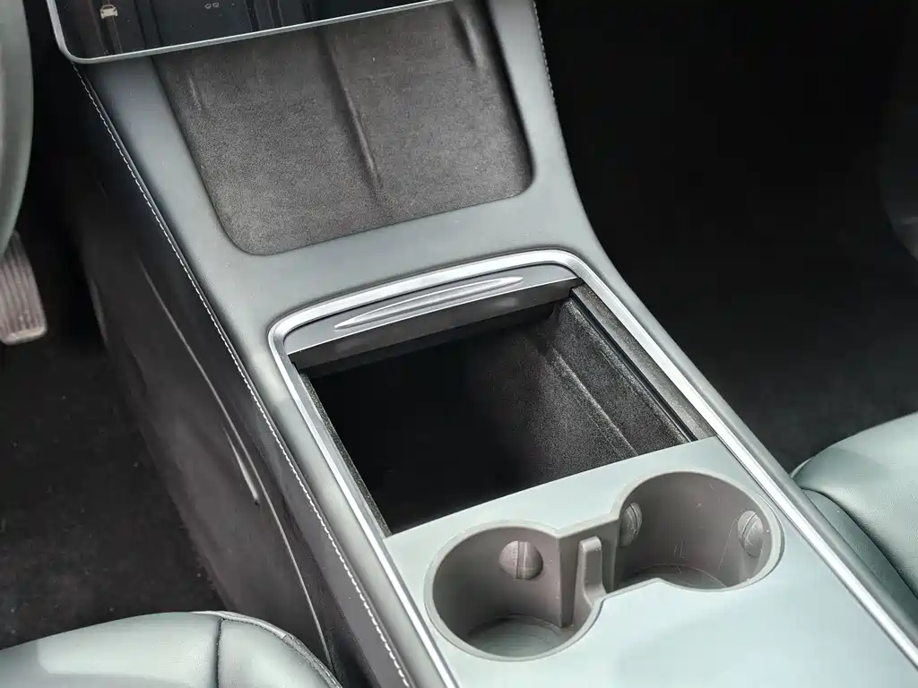 Tesla Model Y 2022 — фото 10