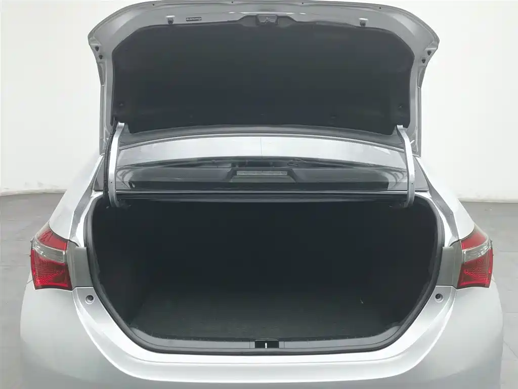 Toyota Corolla 2017 — фото 16