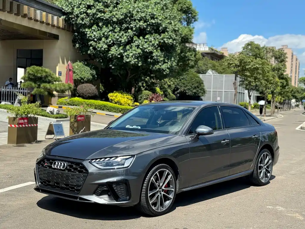 Audi A4L 2020