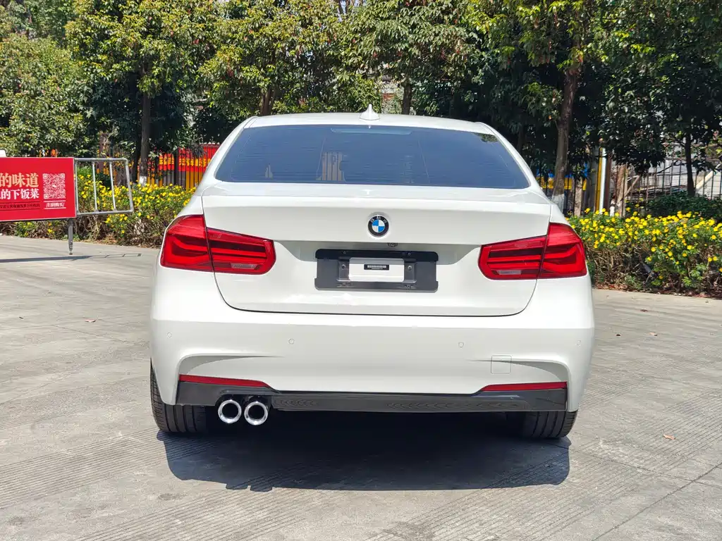 BMW 3 Series 2019 — фото 20