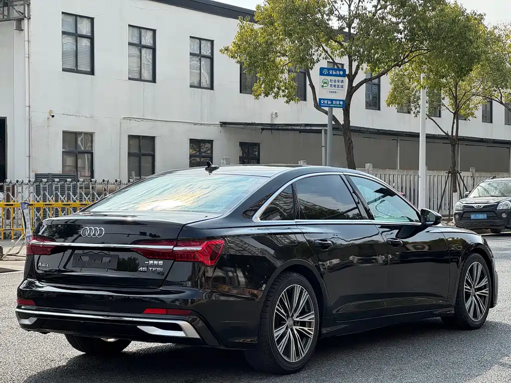 Audi A6L 2024 — фото 4