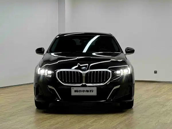 BMW 5 Series 2025