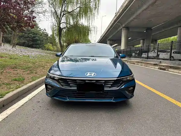 Hyundai Elantra 2023