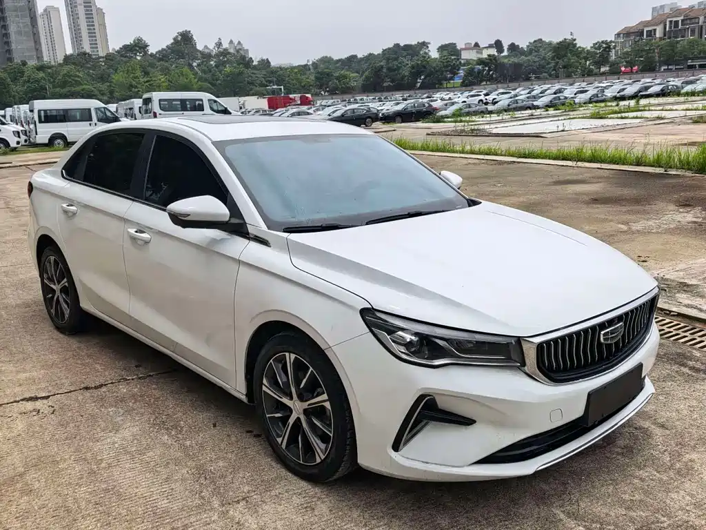 Geely Emgrand 2023