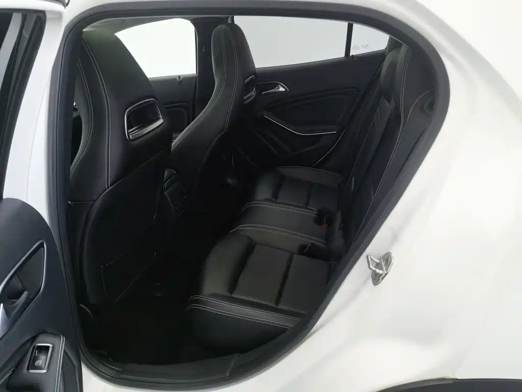 Mercedes-Benz GLA 2015 — фото 15