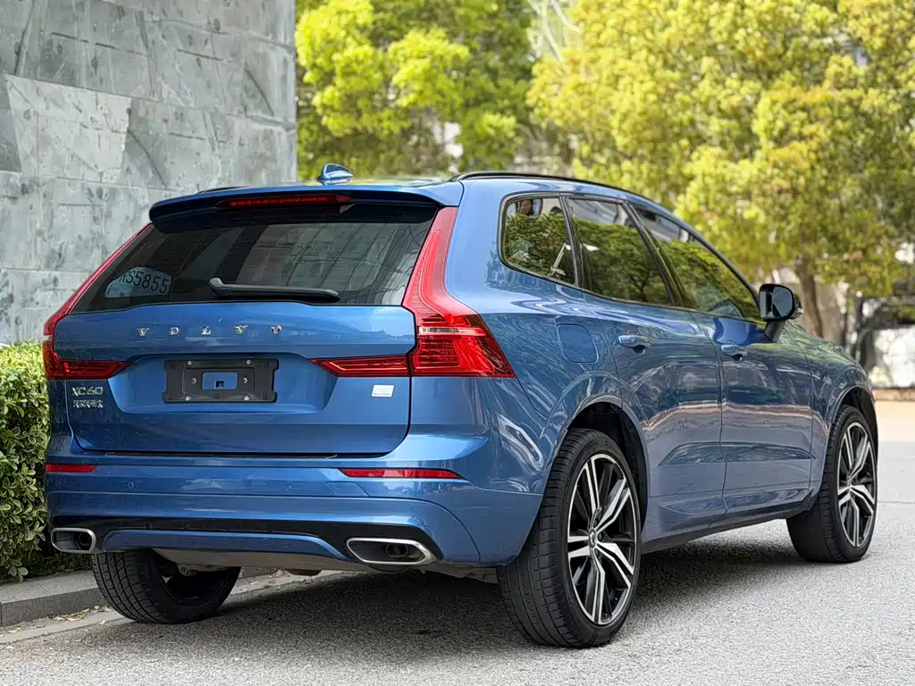 Volvo XC60 Plug-In Hybrid 2020 — фото 6