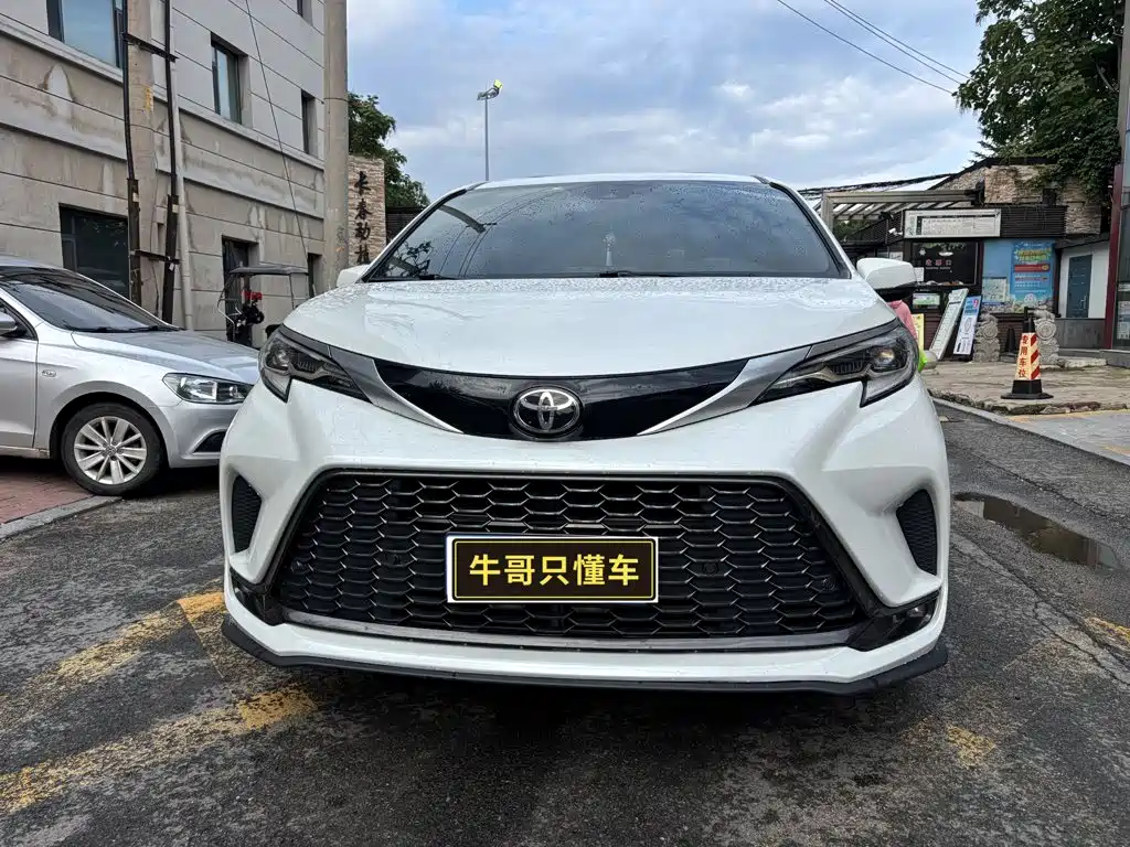 Toyota Granvia 2024