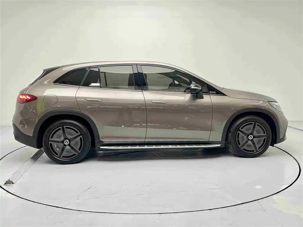 Mercedes-Benz EQE SUV 2025 — фото 20