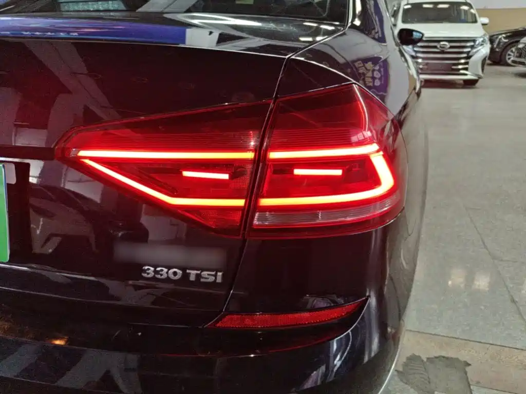 Volkswagen Passat 2017 — фото 8