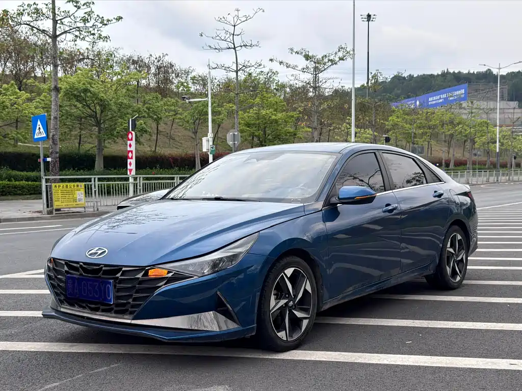 Hyundai Elantra 2021 — фото 1