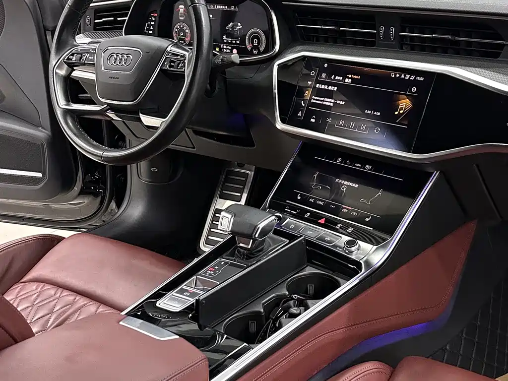 Audi A7L 2024 — фото 10
