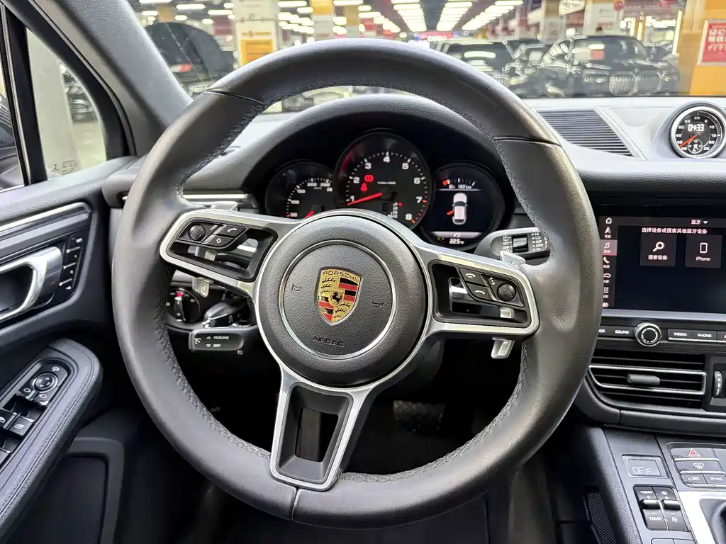Porsche Macan 2019 — фото 6