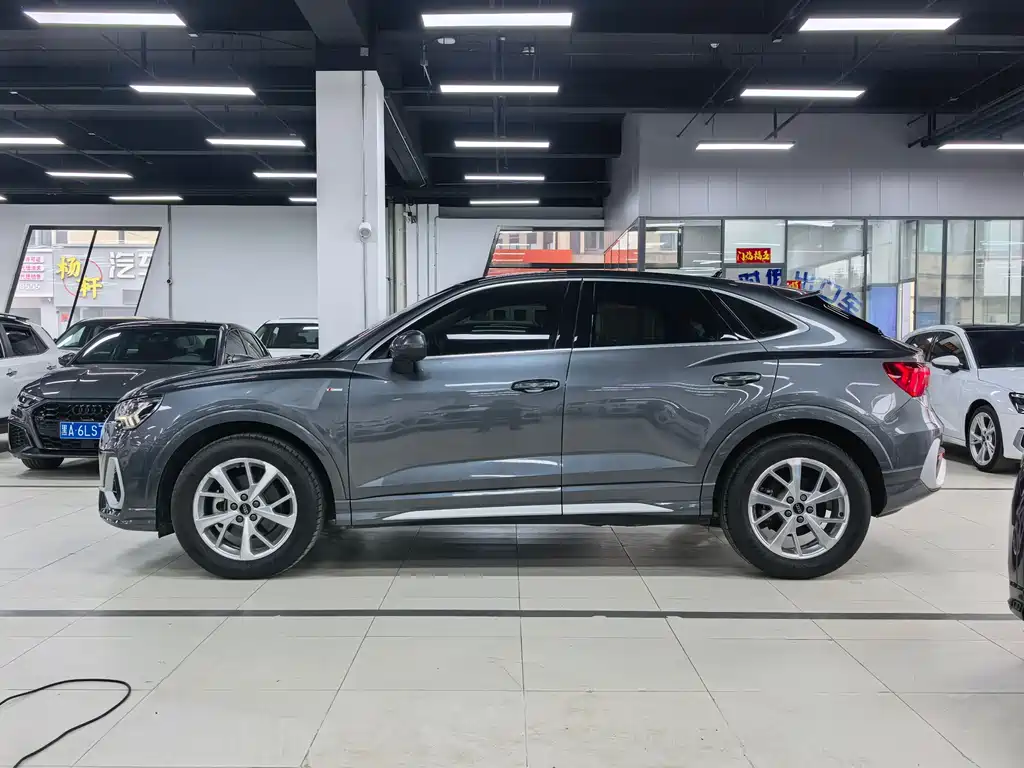 Audi Q3 Sportback 2023 — фото 7