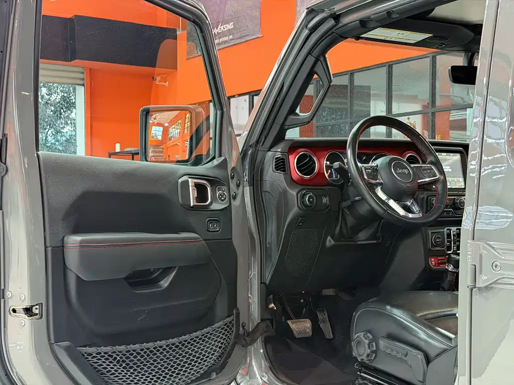 Jeep Wrangler 2023 — фото 13