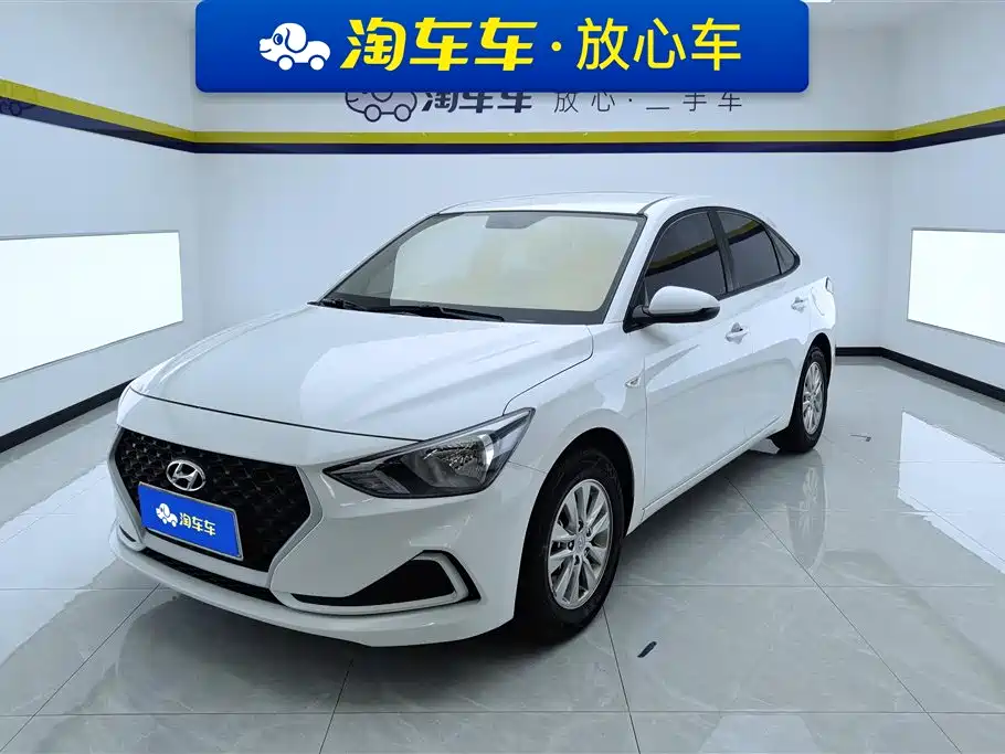 Hyundai Elantra 2022 — фото 1