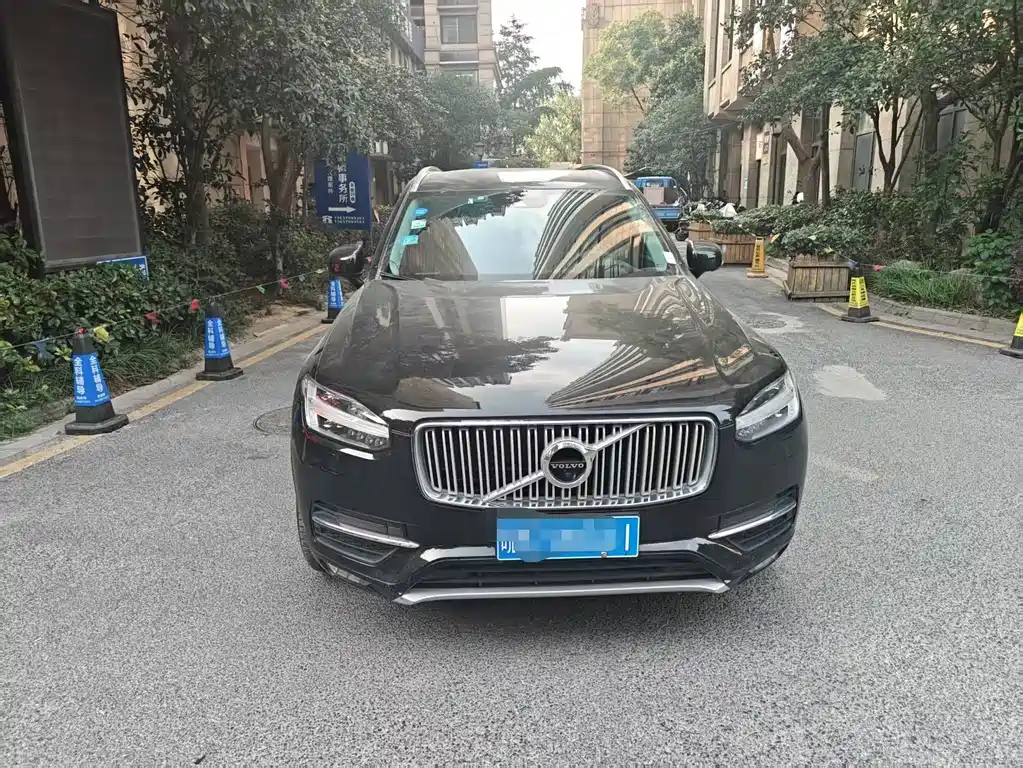 Volvo XC90 2018 — фото 2