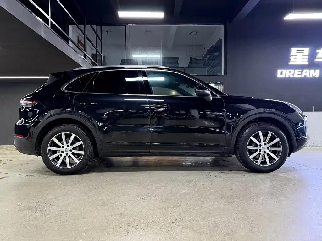 Porsche Cayenne 2018 — фото 11