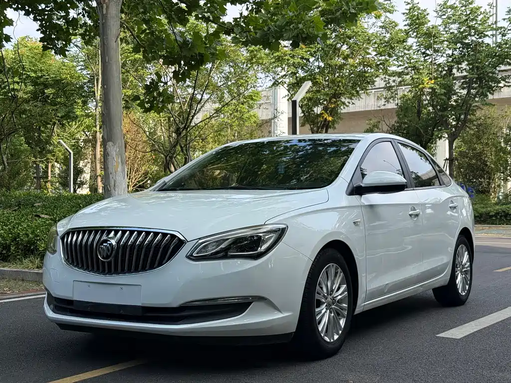 Buick Excelle 2015 — фото 1