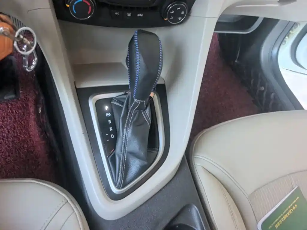 Buick Excelle 2017 — фото 14
