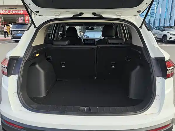 Geely Binyue 2025