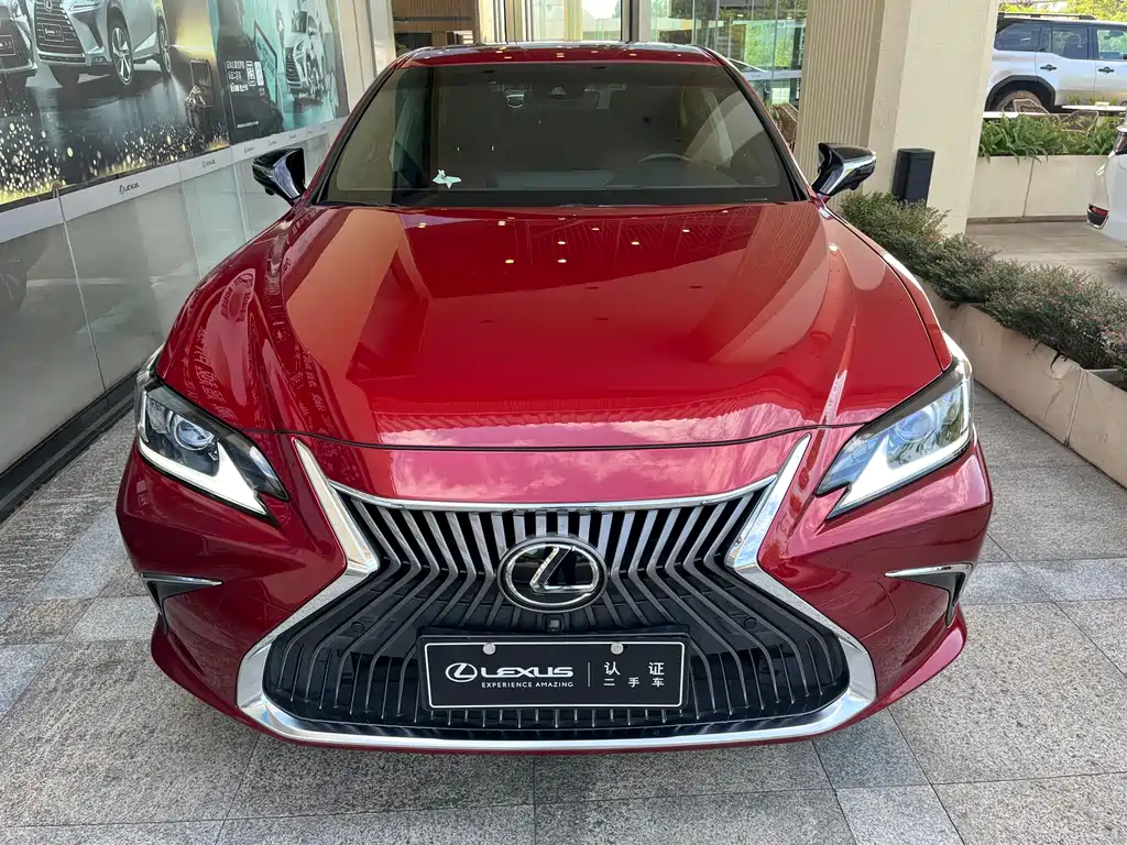 Lexus ES 2020 — фото 2