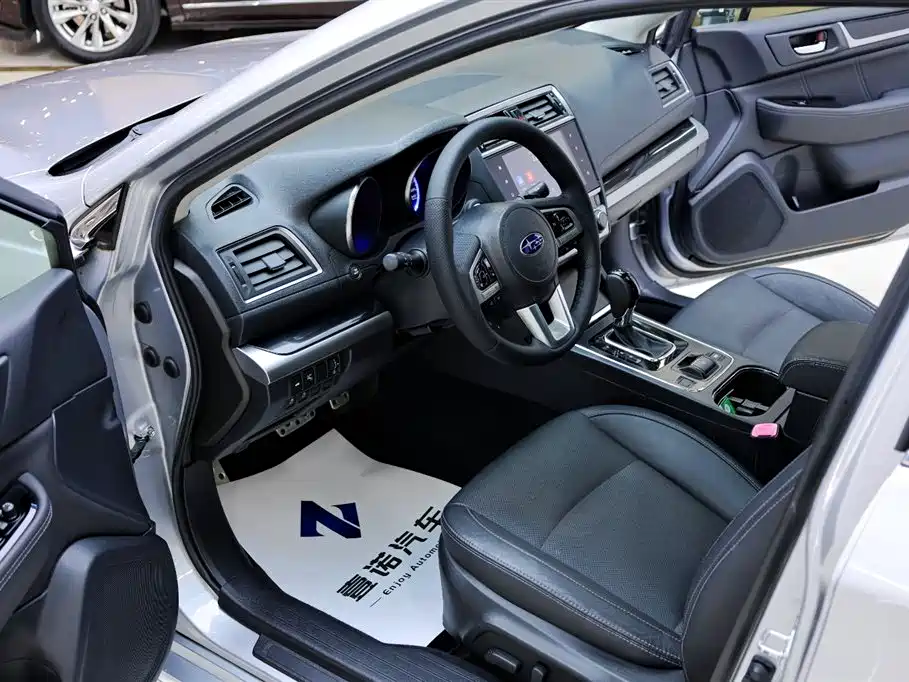 Subaru Legacy 2016 — фото 16