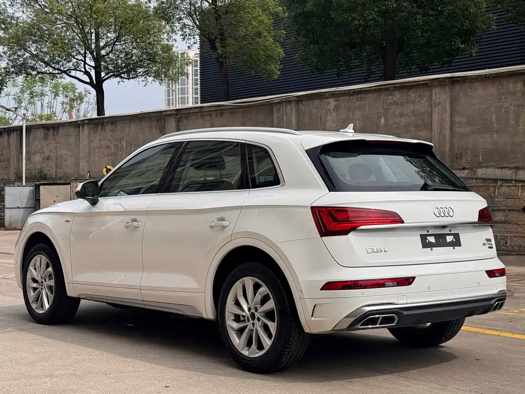 Audi Q5L 2022 — фото 6