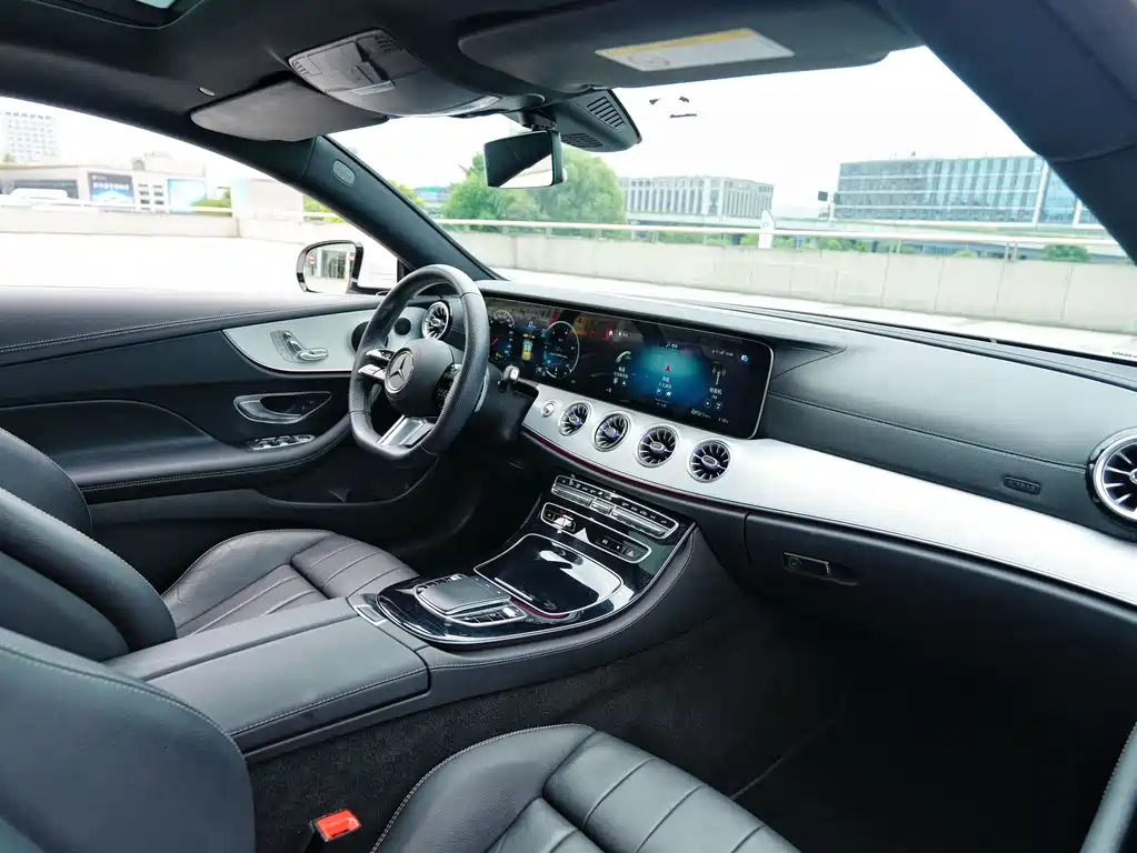 Mercedes-Benz E-Class 2023 — фото 9