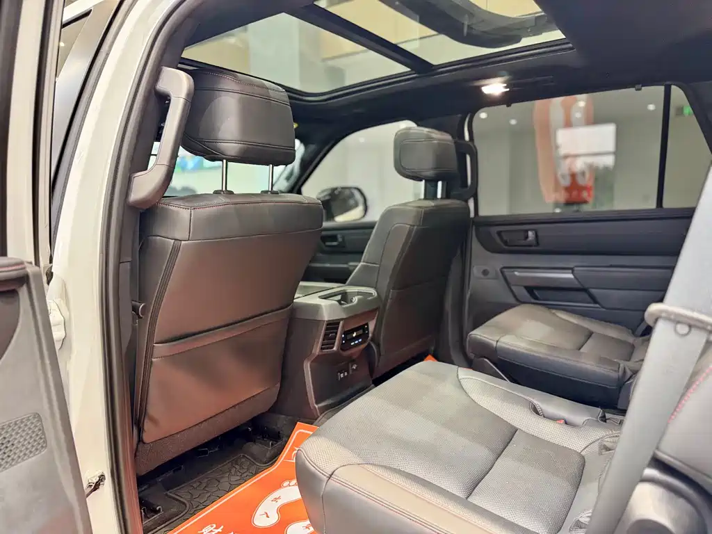 Toyota Sequoia 2025 — фото 14