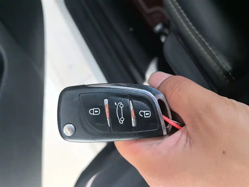 Hyundai Elantra 2018 — фото 9