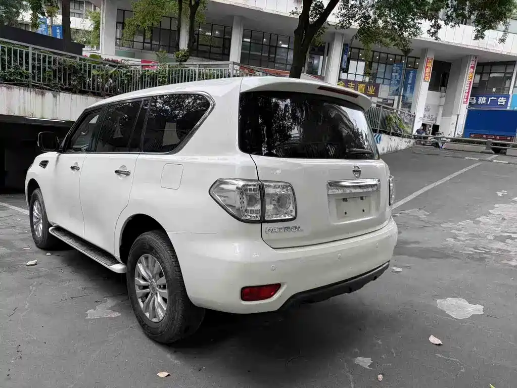 Nissan Patrol 2019 — фото 10