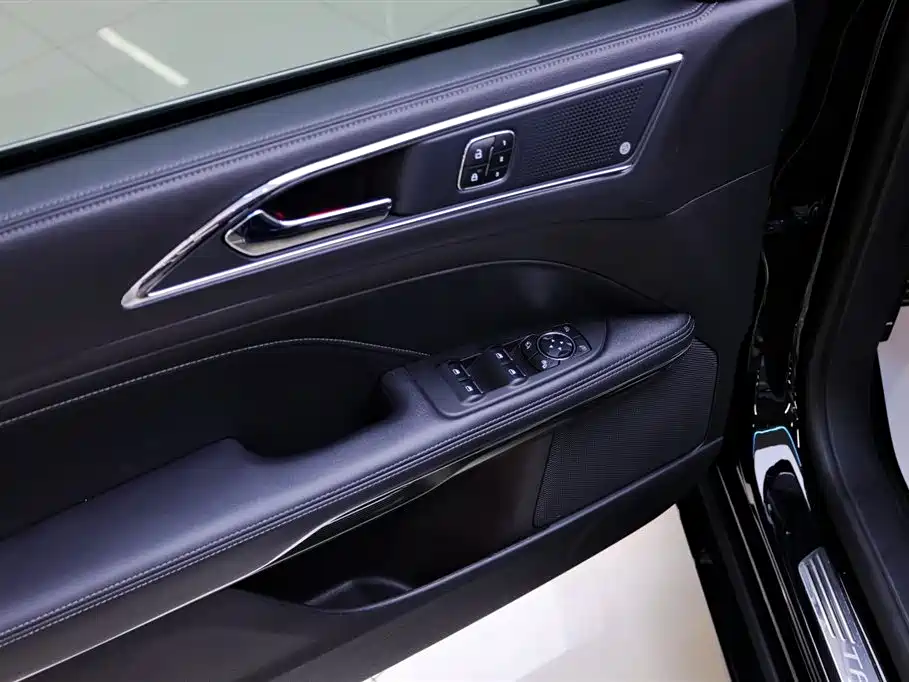Ford Taurus 2020 — фото 17