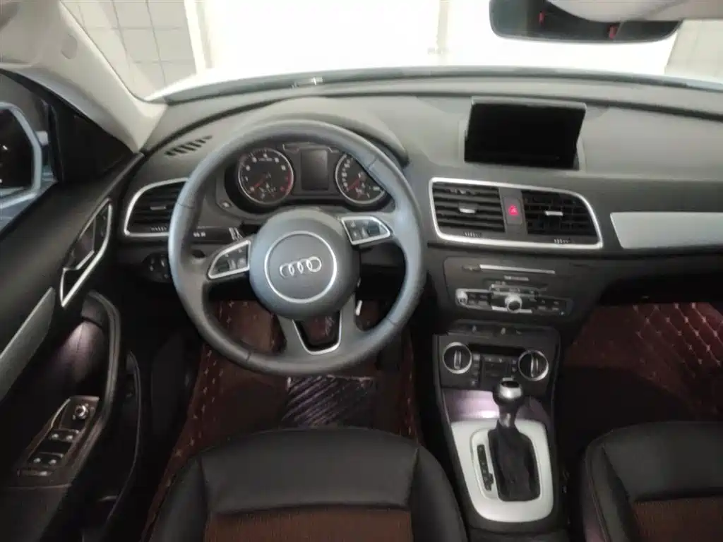 Audi Q3 2018 — фото 17