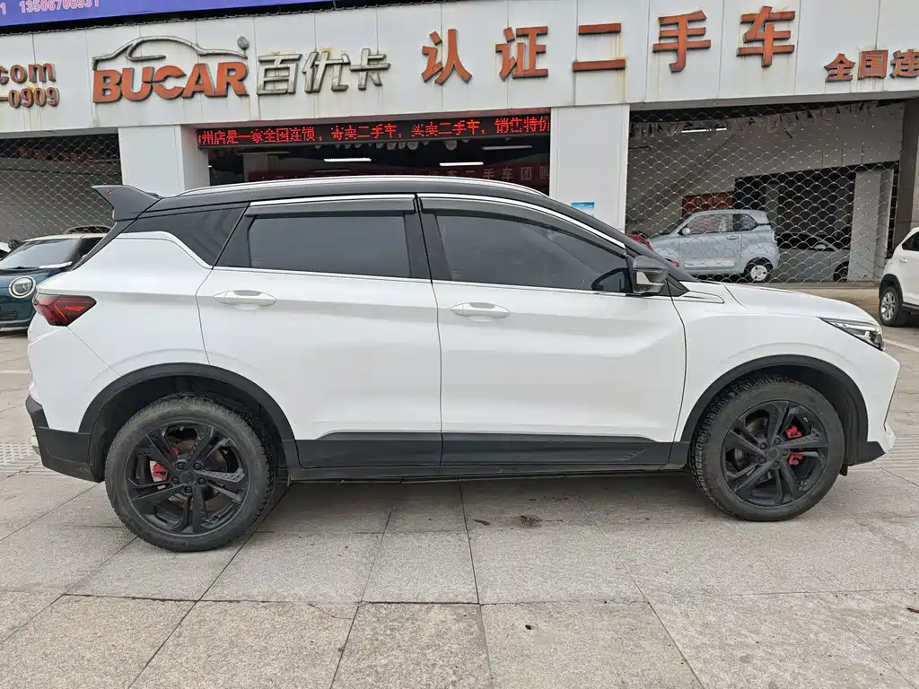 Geely Binyue 2022 — фото 3