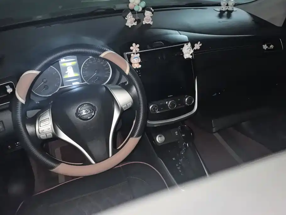 Nissan Tiida 2017 — фото 12