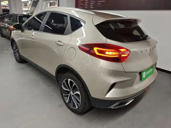 Geely Emgrand GS 2021